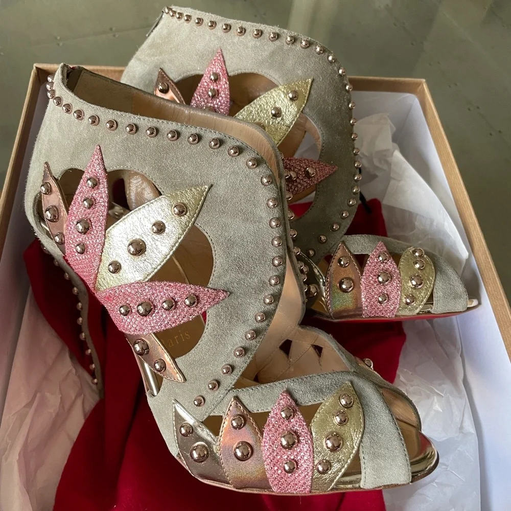 Christian louboutin venecage suede taupe pink studded peep toe sz 38.5